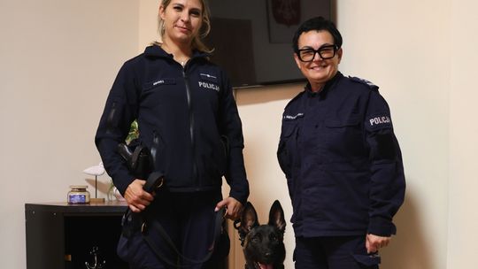 Zimi z policjantkami