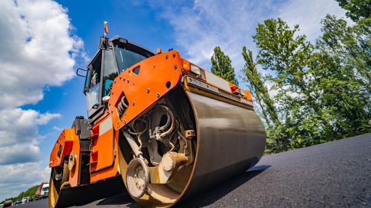 walec drogowy, zdjęcie ilustracyjne