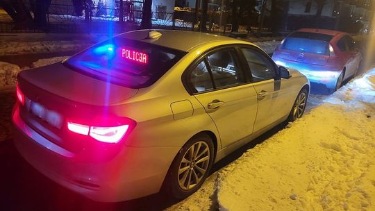 Miał założone inne tablice i był poszukiwany przez policję. Wpadł przez prędkość Gdańsk: Miał założone inne tablice i był poszukiwany przez policję