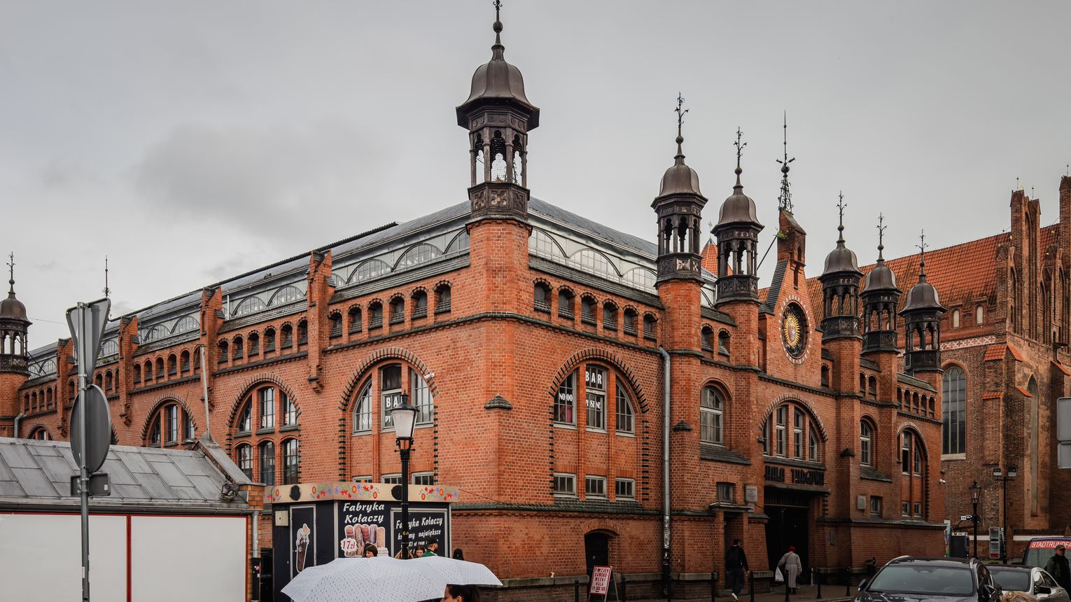 Hali Targowej życie po życiu. 130. urodziny będzie obchodziła jako food hall