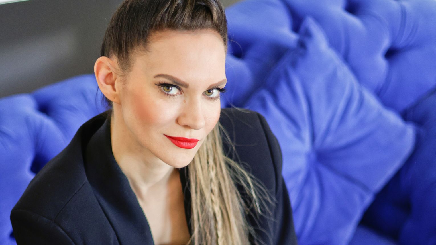 Małgorzata Oliwia Sobczak: Nie kalkuluję, co powinno się znaleźć w książce, k...
