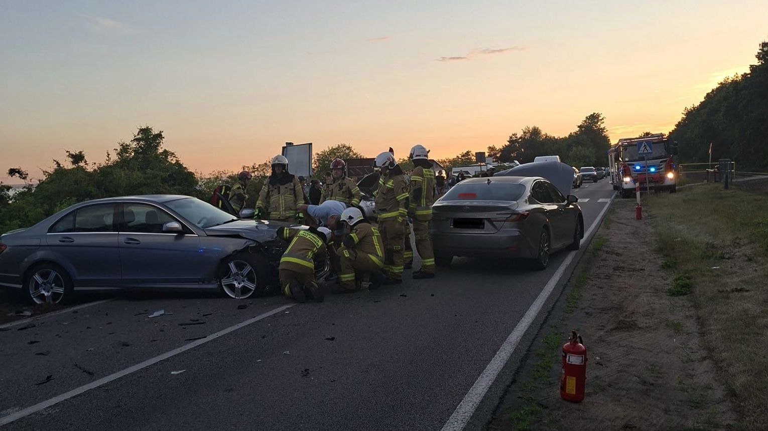 Poważny wypadek na DW216 w powiecie puckim! Trzy osoby ranne