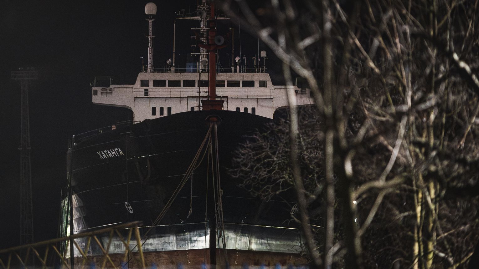 Rosyjski statek widmo w Porcie Gdynia. Wrak czy tykająca bomba?