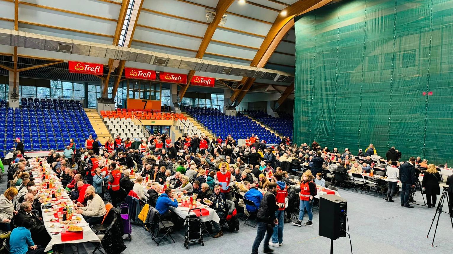 Hala 100 Lecia Sopotu Im Haffnera Sopot: Wigilijne spotkanie dla potrzebujących w Hali 100-lecia