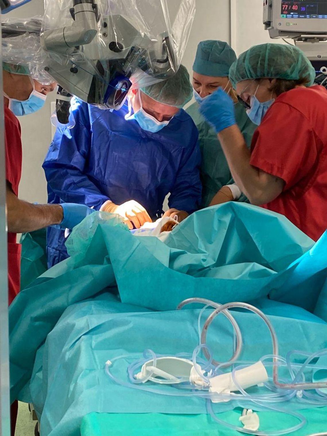 operacja wszczepienia implantu ślimakowego