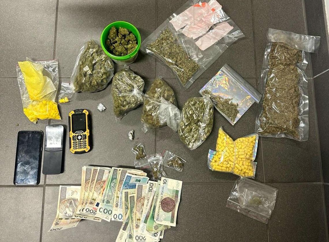 45-letni pseudokibic z Gdańska zatrzymany za narkotyki. Miał je w zamrażarce