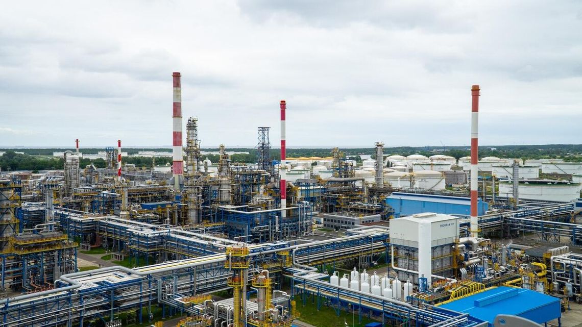 50 lat Rafinerii Gdańskiej! Historia, która dziś napędza Polskę 50 lat Rafinerii Gdańskiej! Historia, która dziś napędza Polskę