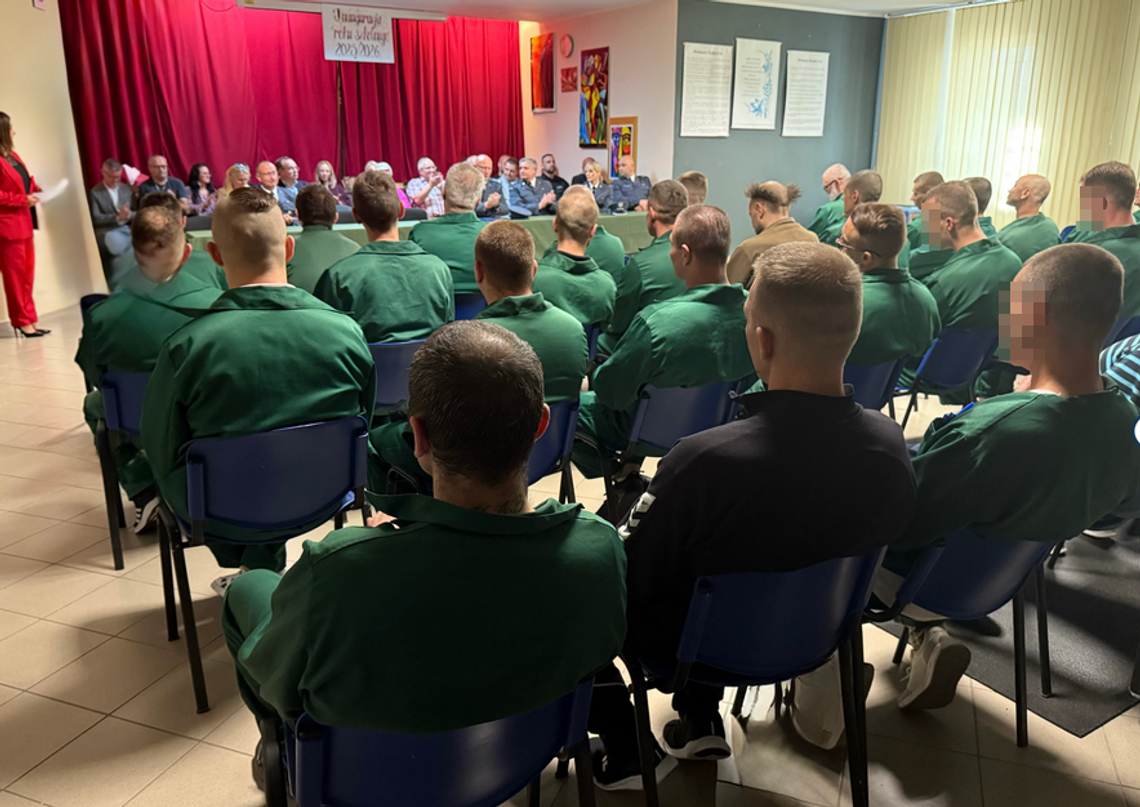 rok szkolny w więzieniu