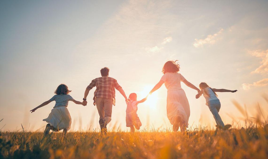 800 plus 2025 – ruszyły wypłaty. Kiedy dostaniesz pieniądze? Sprawdź terminy