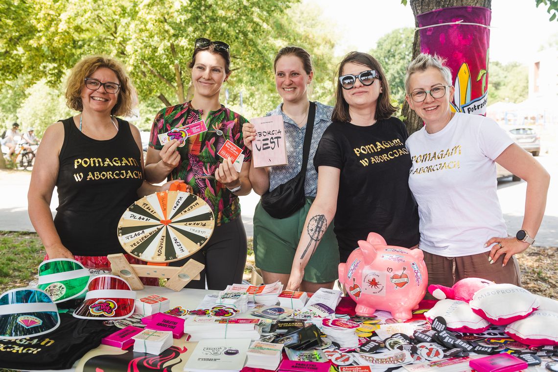 Aborcyjny Patrol na plaży w Brzeźnie. O aborcji bez tabu