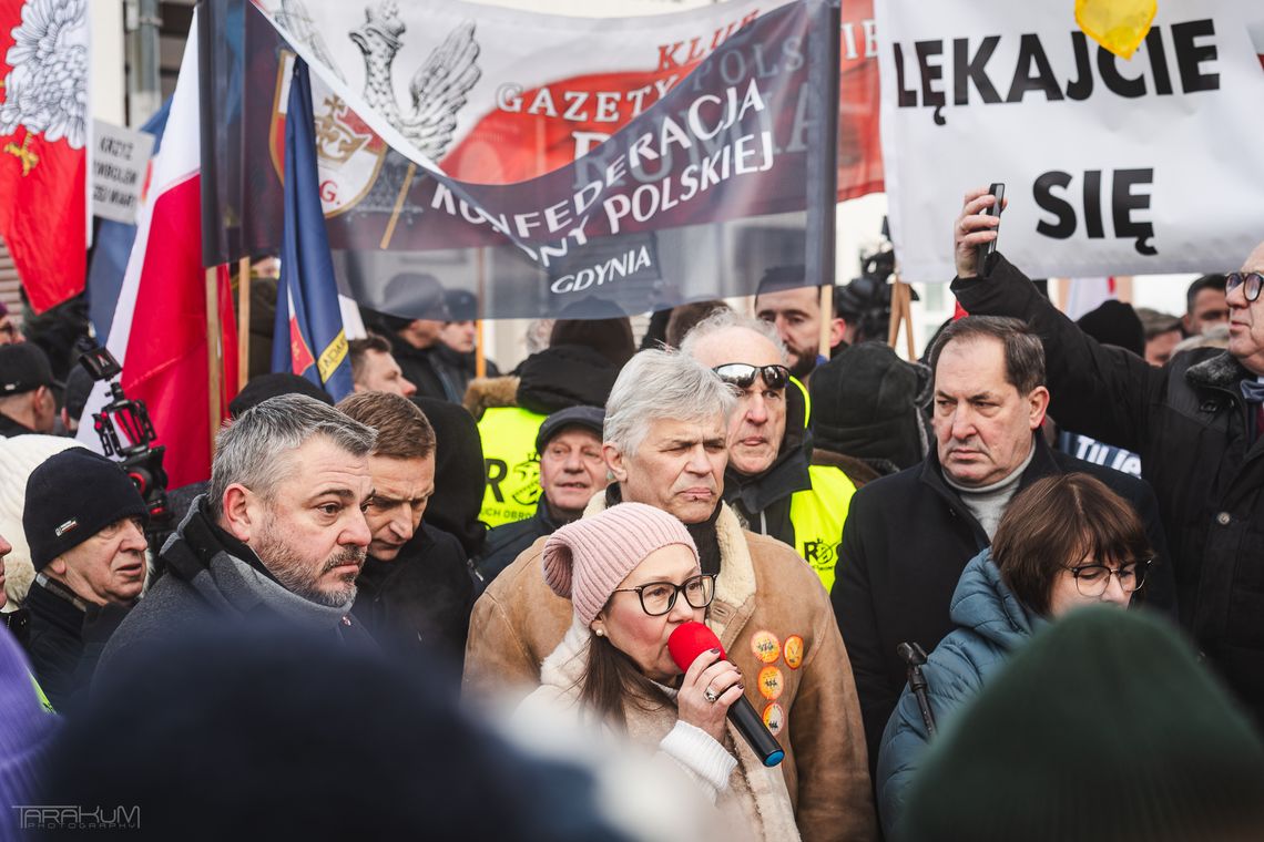 pikieta w sprawie obrony krzyża przed szkołą w Kielnie, 2026