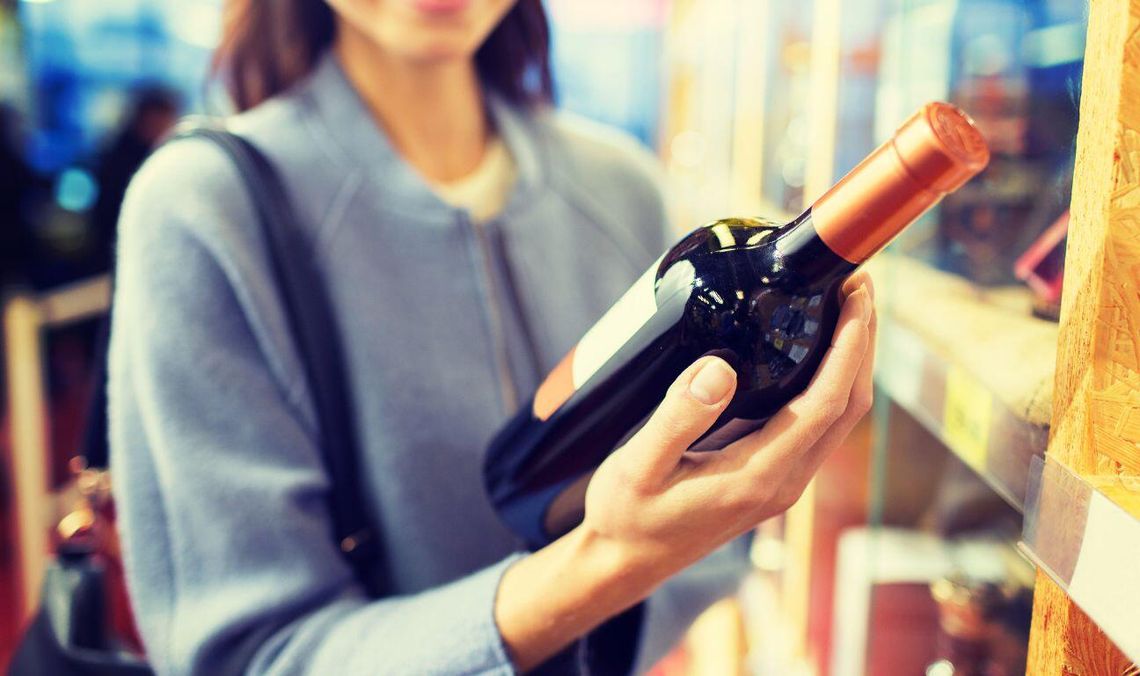 Akcyza na alkohol i opłata cukrowa wzrosną? Prezydent Nawrocki zapowiada weto