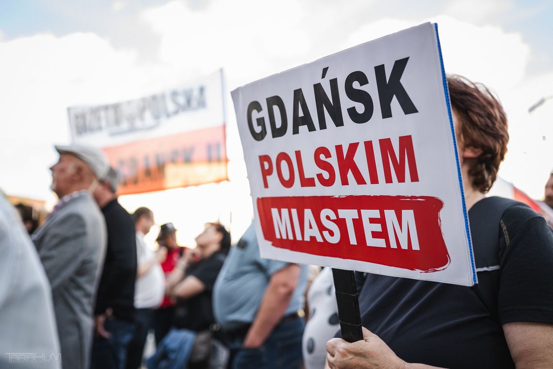 Aleksandra Dulkiewicz z absolutorium i wotum zaufania. Opozycja krytykowała, mieszkańcy protestowali Aleksandra Dulkiewicz z absolutorium i wotum zaufania. Opozycja krytykowała, mieszkańcy protestowali