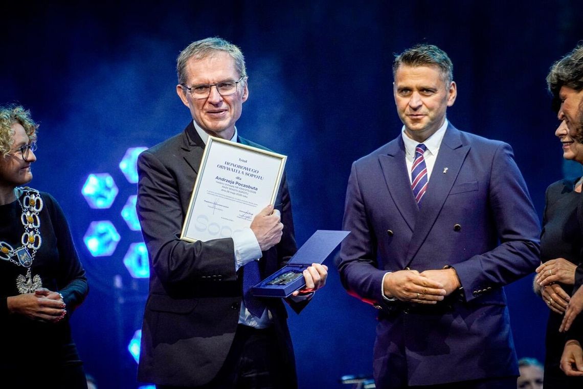 Andrzej Poczobut odebrał w Operze Leśnej Honorowe Obywatelstwo Sopotu Andrzej Poczobut odebrał w Operze Leśnej Honorowe Obywatelstwo Sopotu