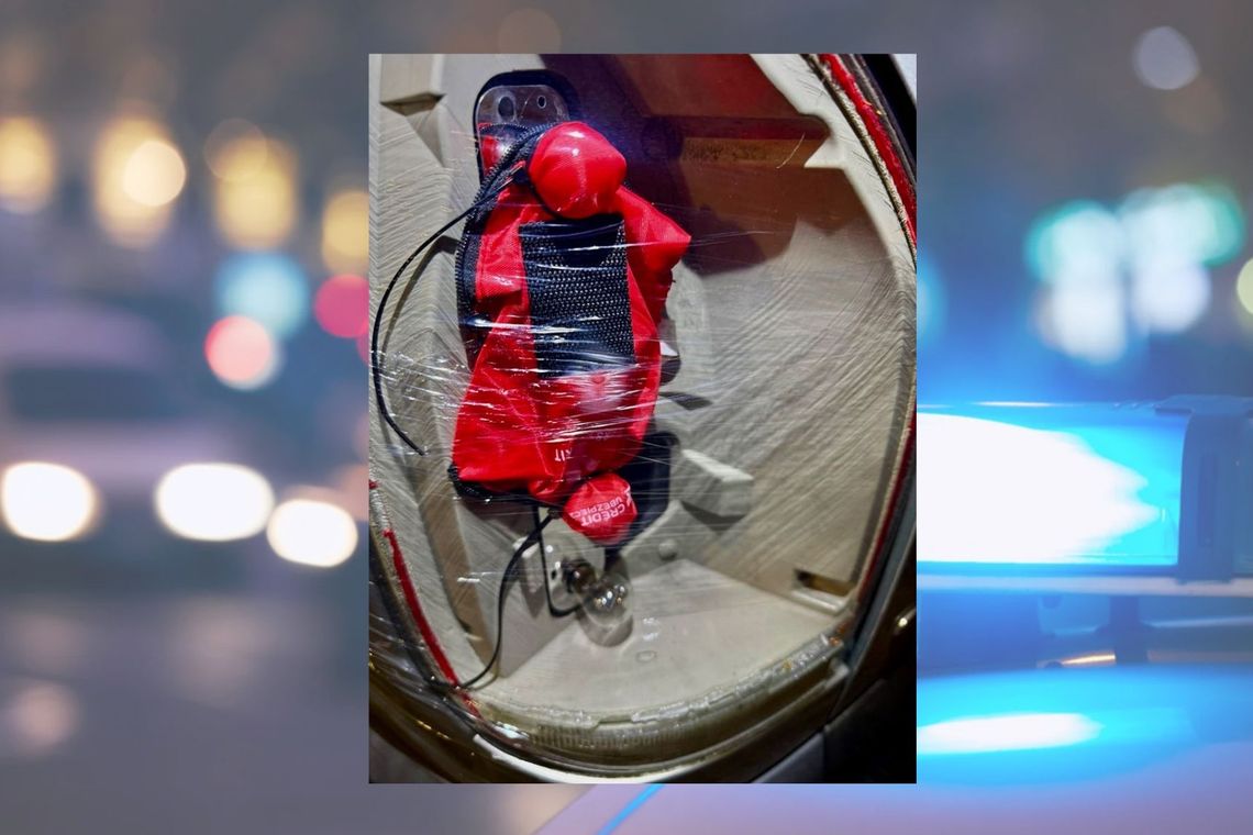 Apteczka, trytytki i folia zamiast lampy. 21-latek bez prawa jazdy wpadł dwa razy tej samej nocy! lampa