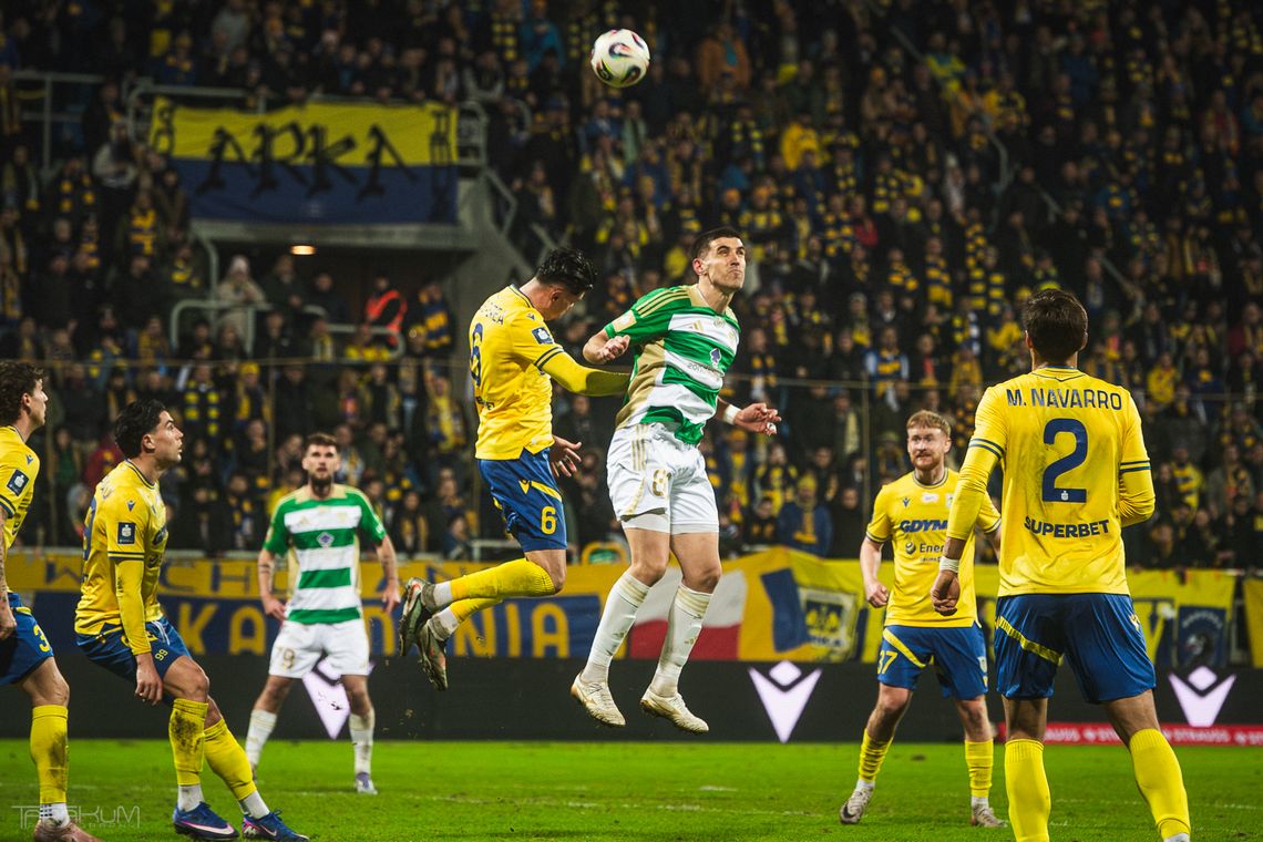 Arka Gdynia i Lechia Gdańsk przed nowym sezonem. Pierwszoligowe ambicje i kłopoty Arka Gdynia i Lechia Gdańsk przed nowym sezonem. Pierwszoligowe ambicje i kłopoty