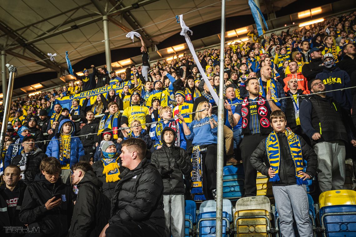Arka Gdynia wraca bez punktów ze Skierniewic. Porażka z Unia 0:2 Arka Gdynia wraca bez punktów ze Skierniewic. Porażka z Unia 0:2