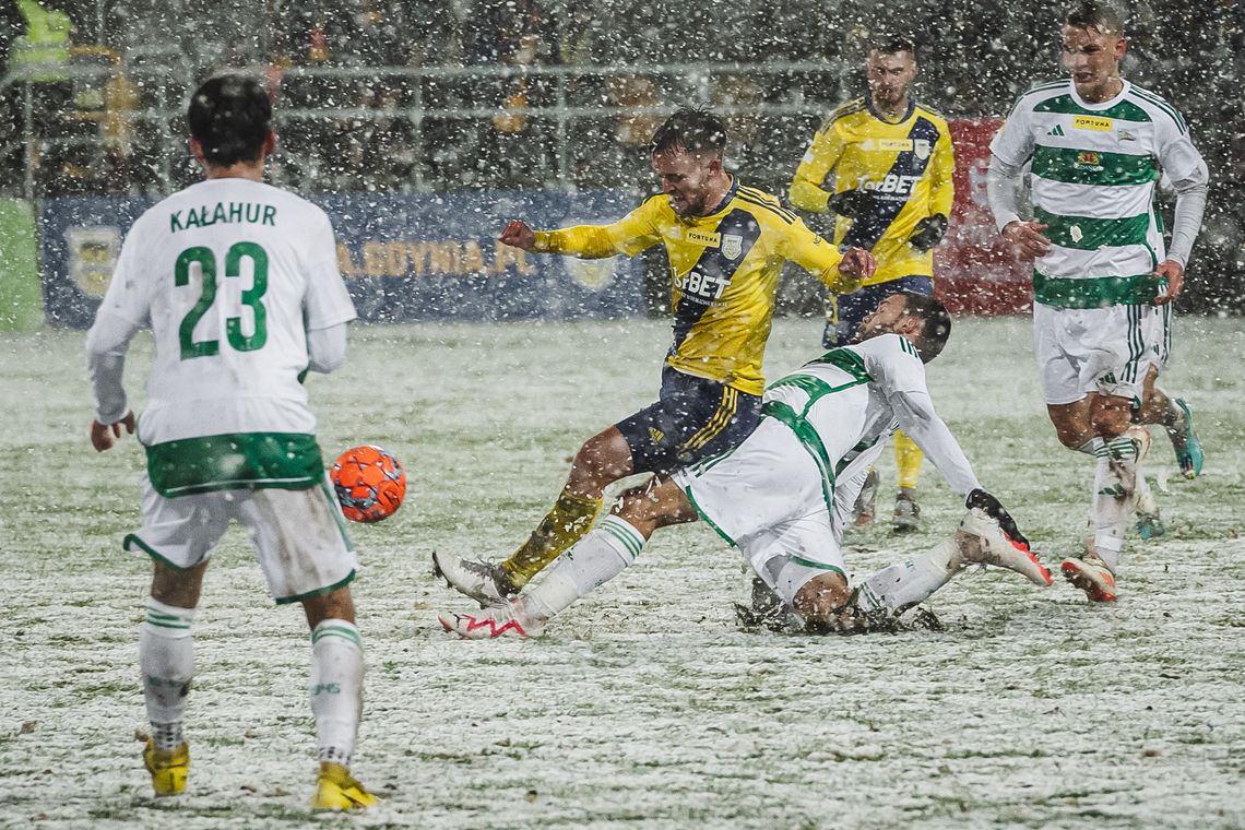Arka w śniegu wygrała w Gdyni z Lechią 1:0