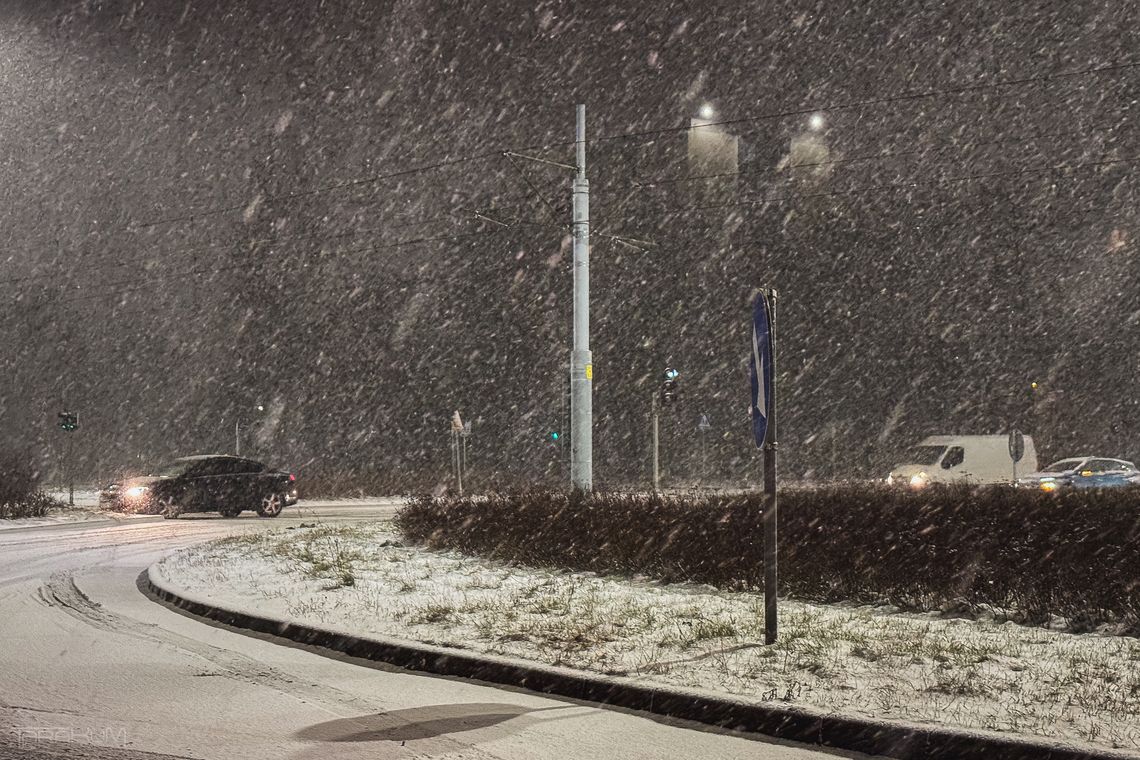 śnieg, śnieżyca, zdjęcie ilustracyjne