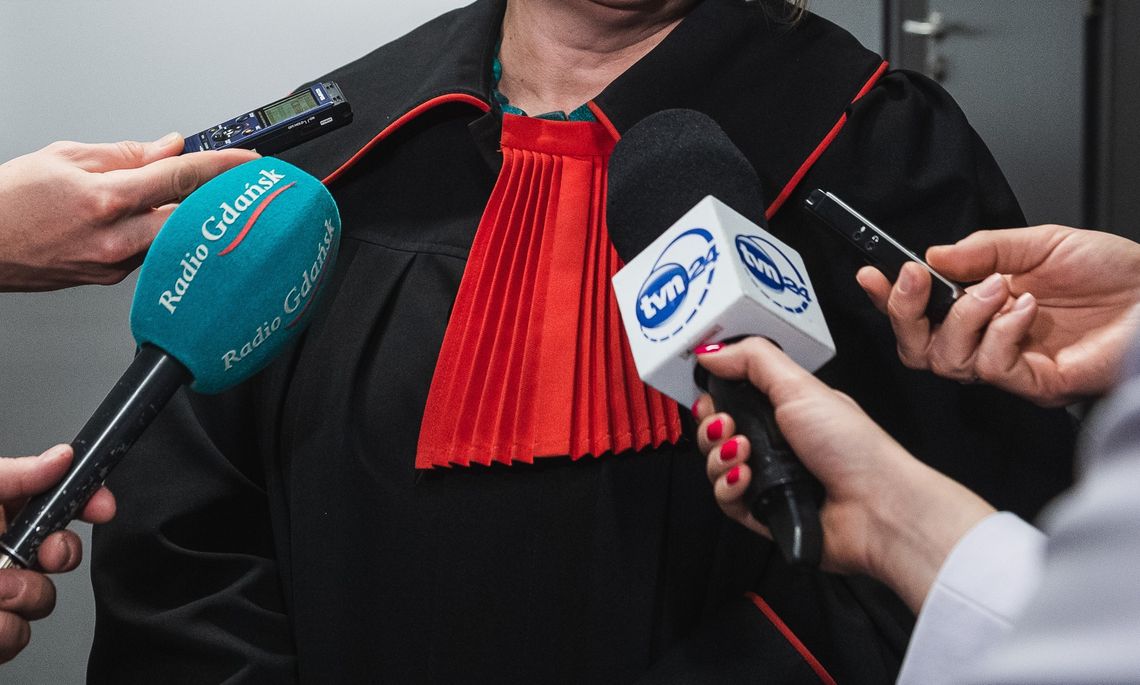 Asystentka z prokuratury w Gdańsku twitterową hejterką? Asystentka z prokuratury w Gdańsku twitterową hejterką?