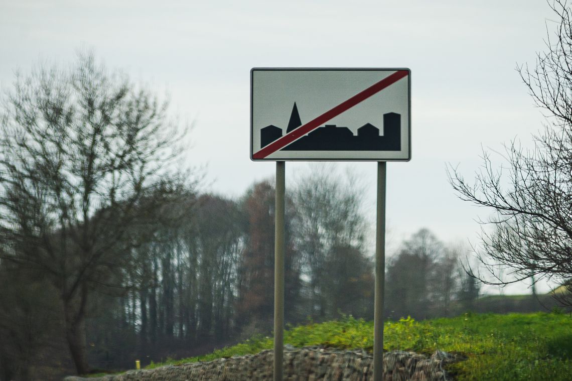 Awantura o uchodźców w Smołdzinie. Miały być mieszkania, miliony przejdą koło nosa