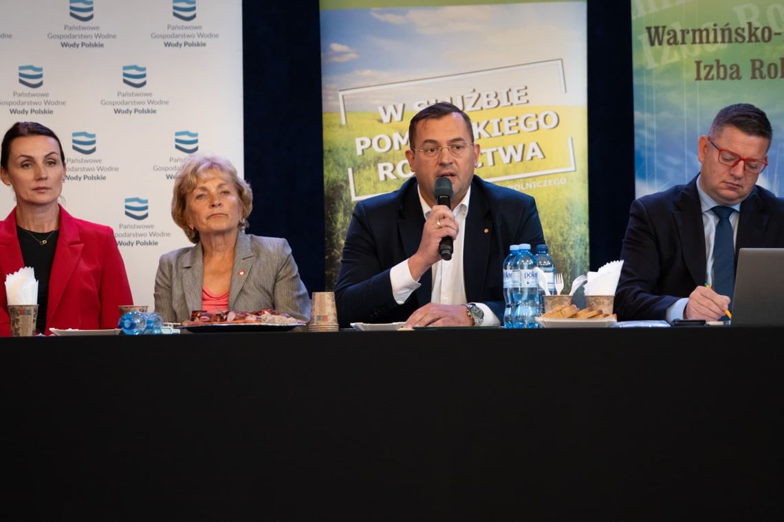 minister Stefan Krajewski podczas spotkania z rolnikami w Nowym Dworze Gdańskim