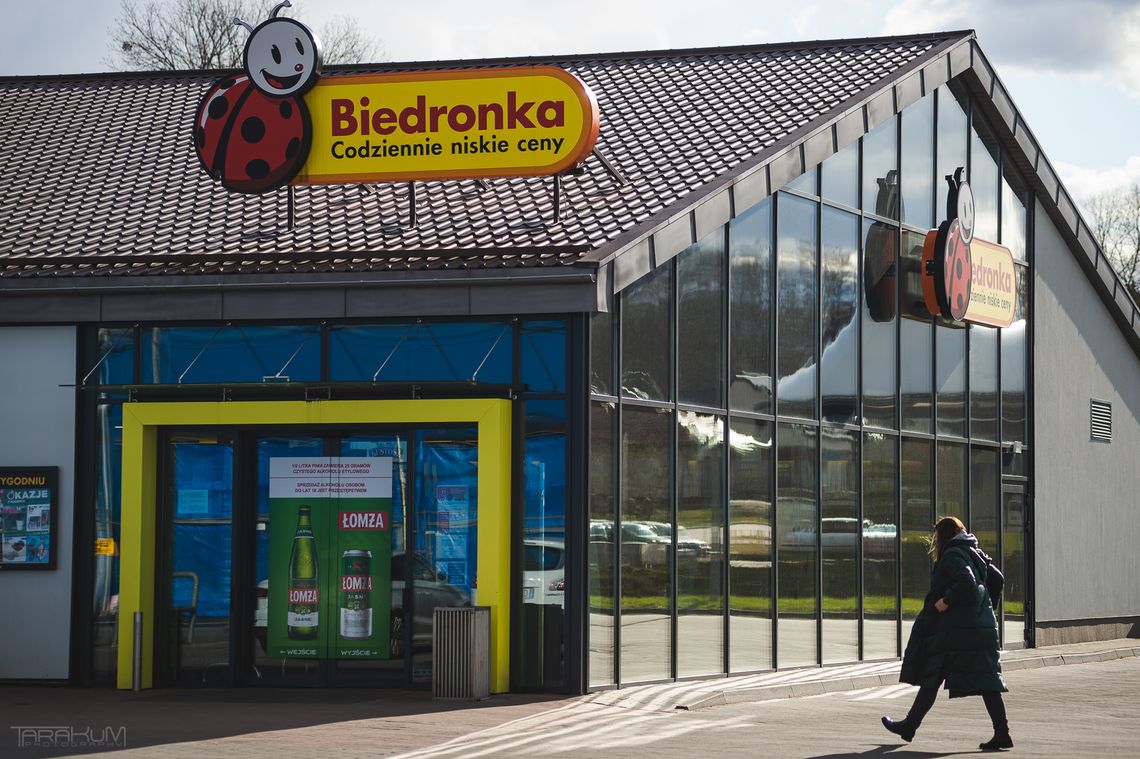 Biedronka znów liderem! Zobacz najnowszy ranking największych sieci handlowych w Polsce Biedronka
