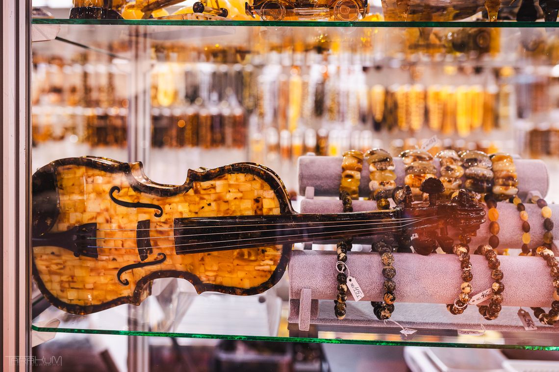 Bursztyn w najróżniejszych odsłonach. W Gdańsku trwają targi AMBERIF W Gdańsku trwają Międzynarodowe Targi AMBERIF