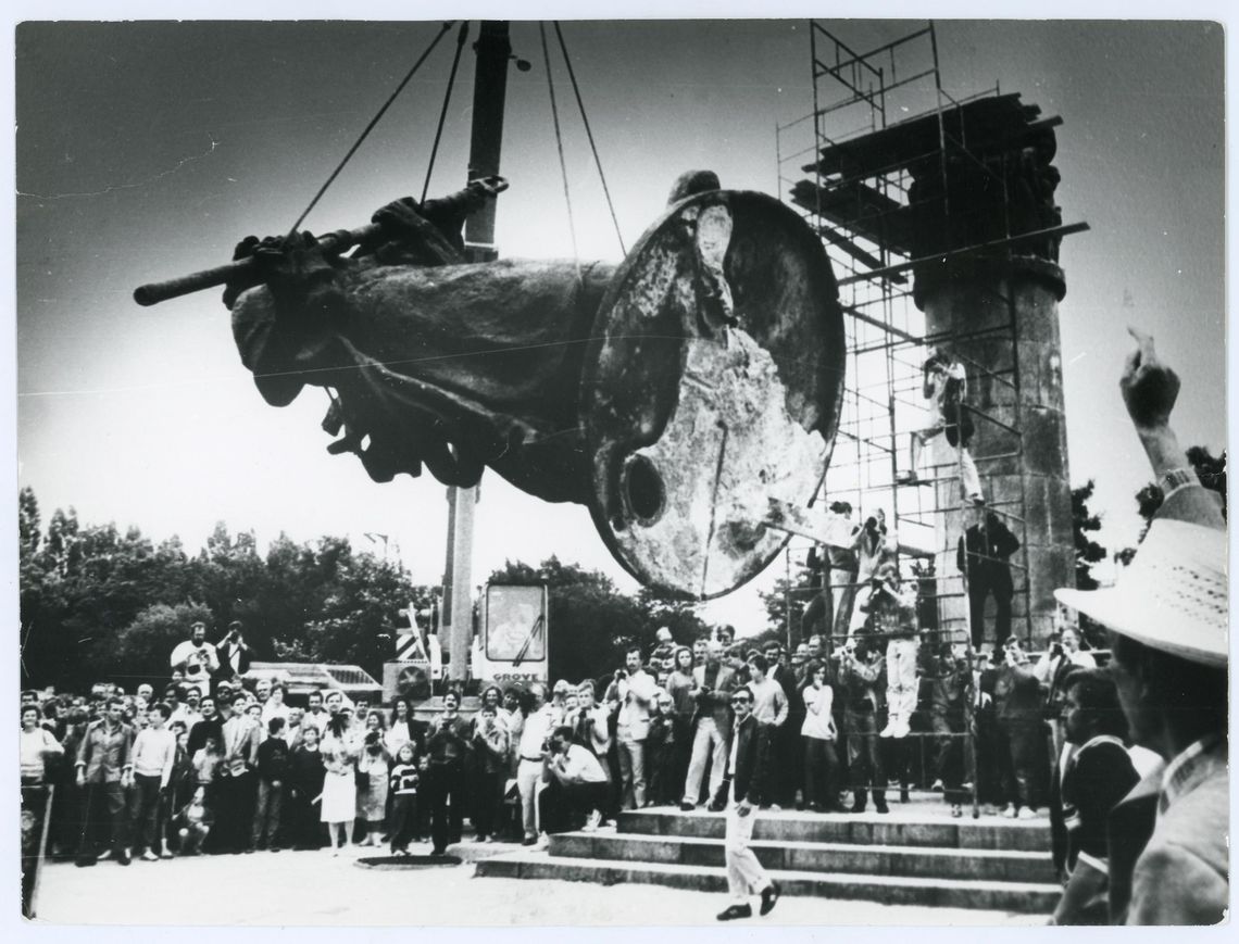 demontaż pomnika wdzięczności Armii Radzieckiej, Gdynia 1990