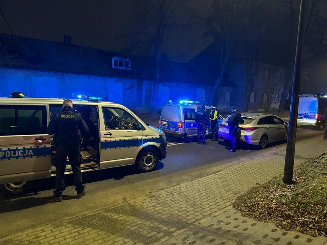 Był tak pijany, że nie dało się go zbadać alkomatem. Wcześniej staranował trzy auta Starogard Gdański: Staranował trzy auta, miał trzy promile