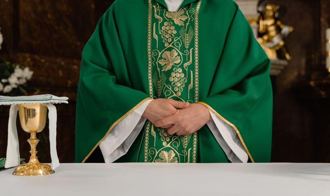 Były proboszcz z Sasina poszukiwany listami gończymi. Zniknął z 4 milionami złotych