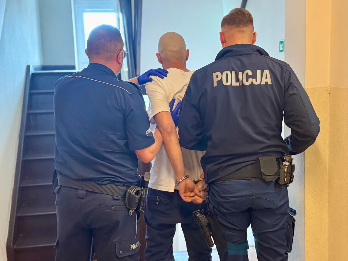 zatrzymanie 32-letniego ojca, który pod wpływem narkotyków opiekował się noworodkiem