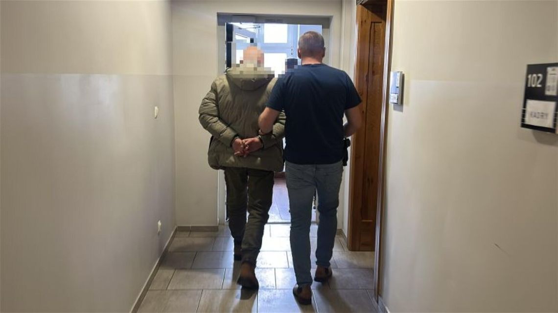 Chojnice: Mieli nielegalną broń i narkotyki. Trzej mężczyźni zatrzymani