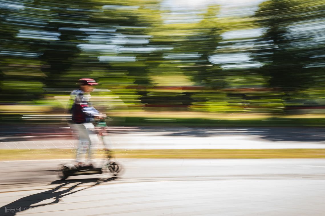 Chojnice i Sopot walczą z piratami na elektrycznych hulajnogach