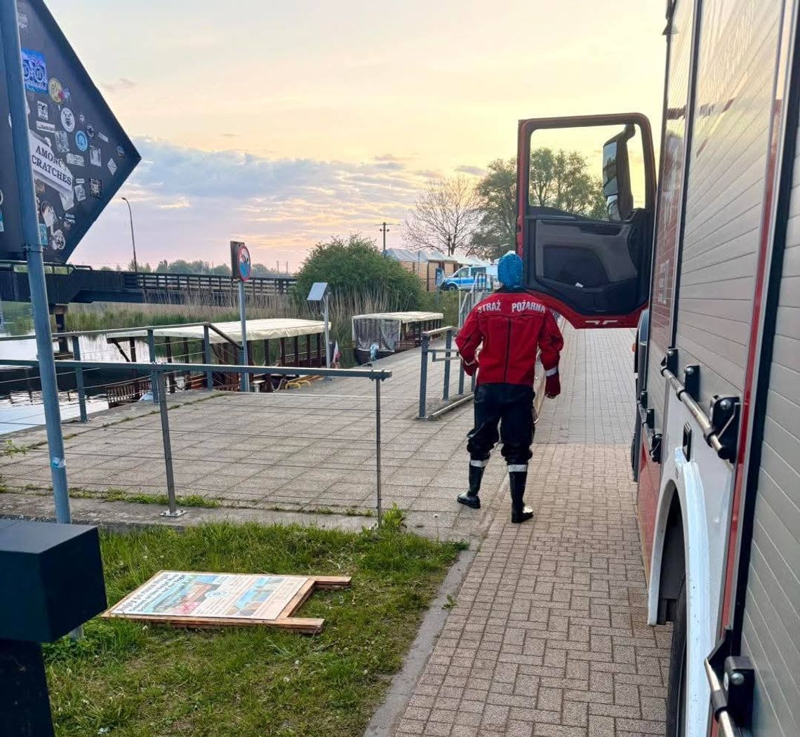 „Ciało dryfuje w Nogacie”. Strażacy z Malborka uratowali 82-latkę!
