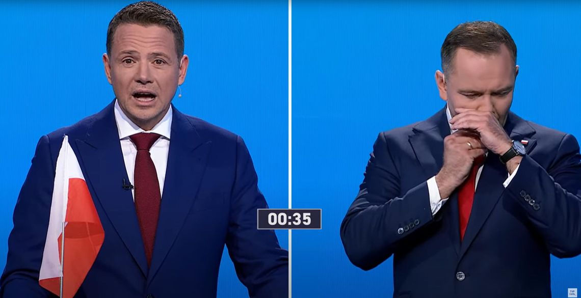 Karol Nawrocki i snus podczas debaty prezydenckiej 2025 z Rafałem Trzaskowskim