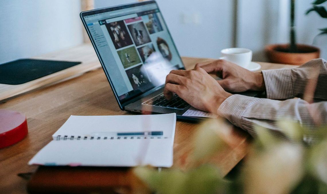 praca zdalna, zdjęcie ilustracyjne