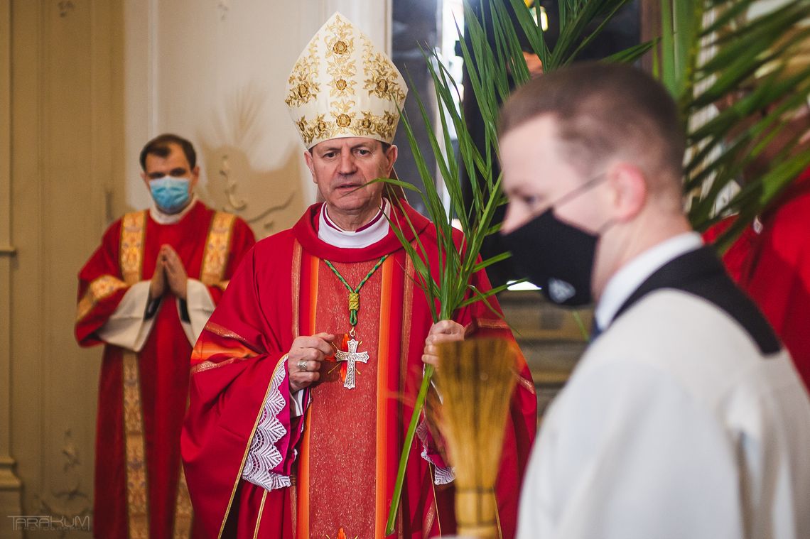 Czasy wielkich wpływów Kościoła w Polsce się skończyły. Teraz to politycy mają dominującą rolę