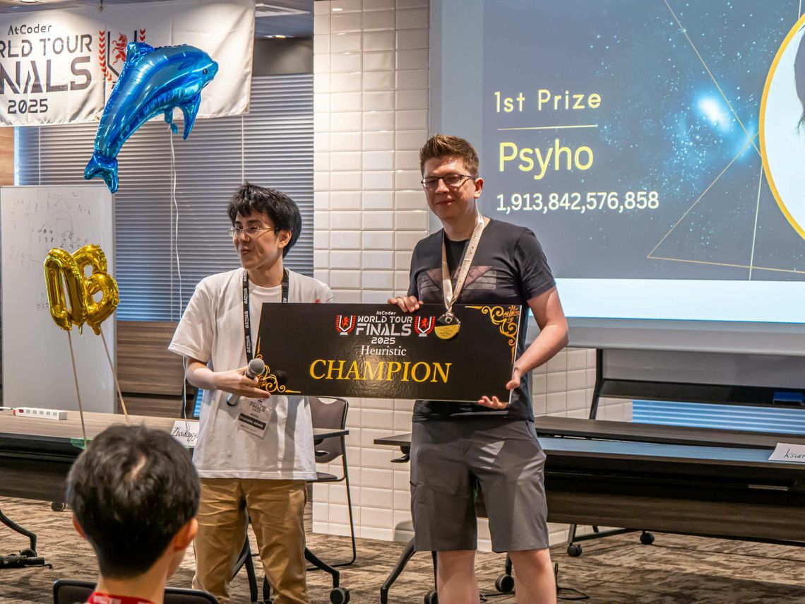 Człowiek kontra maszyna. Programista z Gdyni pokonał AI w światowym finale AtCoder!