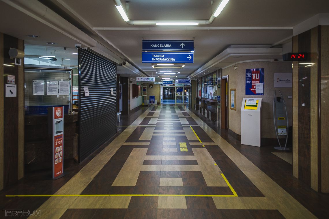 Detektory metali i bramki w szpitalach? Rząd reaguje na ataki na lekarzy