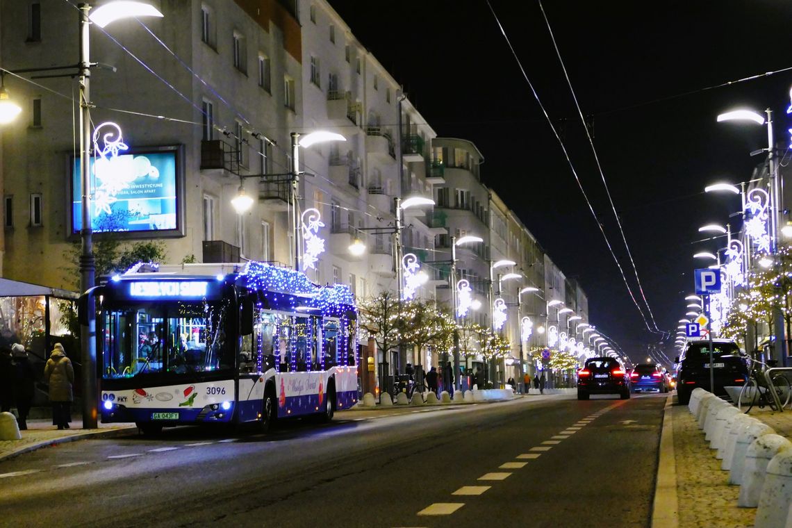 Hejterzy kontra świąteczny trolejbus w Gdyni. "Wystarczyły donosy kilku osób"