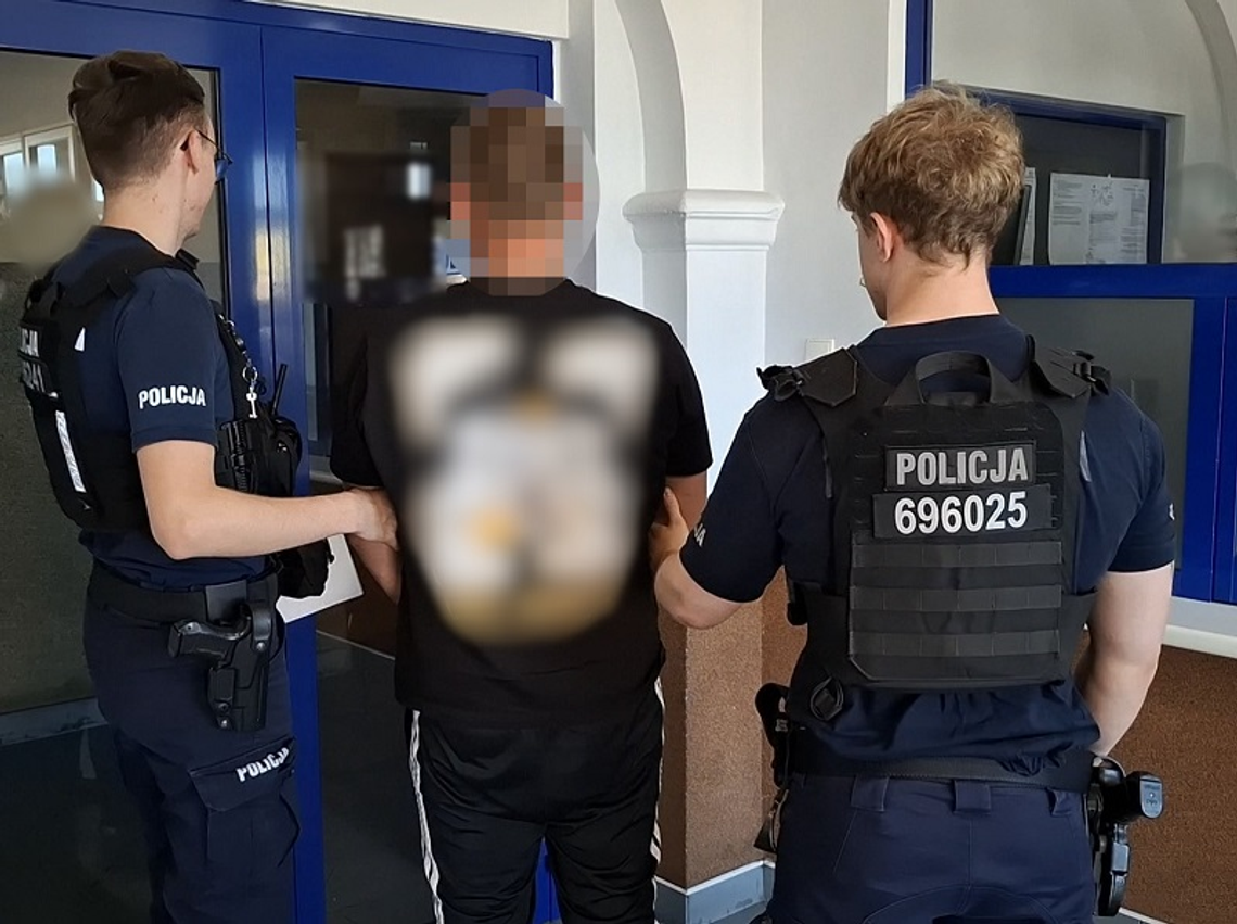 Uciekał motorowerem przed policją. Ale lista przewinień 18-latka jest dłuższa zatrzymany przez policję