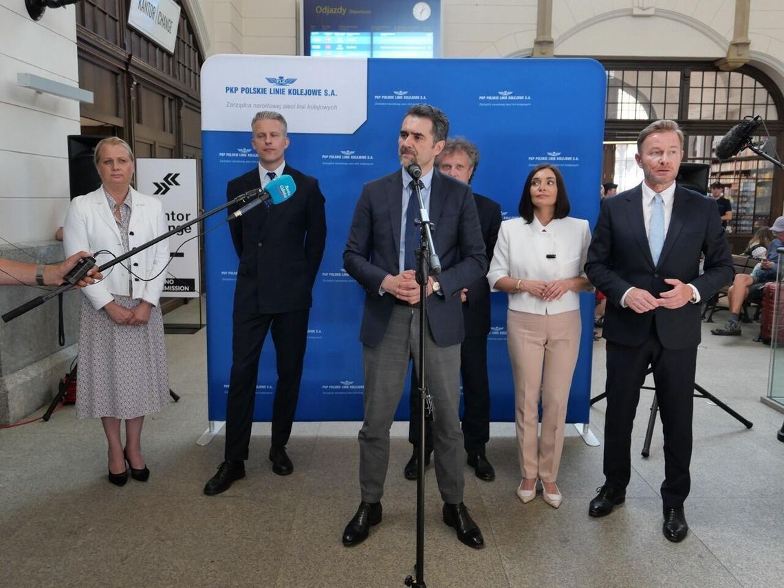 Dodatkowy tor między Pszczółkami a Pruszczem Gdańskim. Pociągi przyspieszą do 200 km/h umowa na czwarty tor do Portu Gdańsk