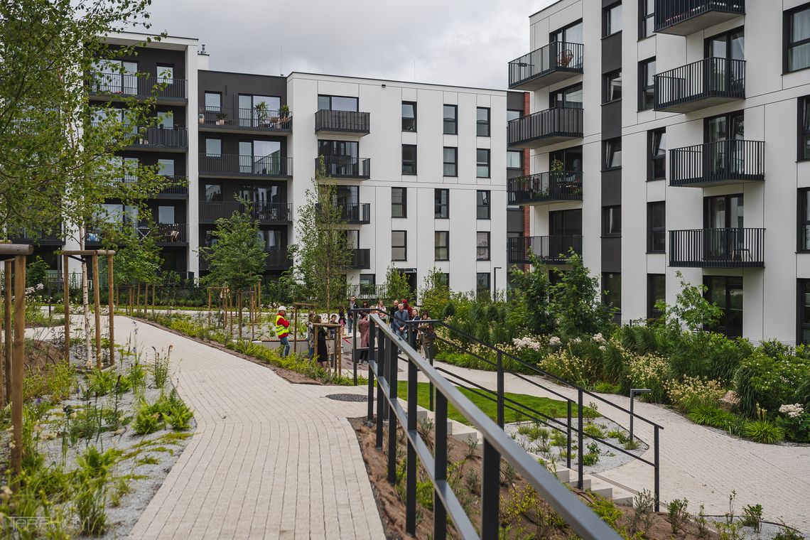 Domesta Urzeka naturą – innowacyjne osiedle z placem zabaw w dolinie