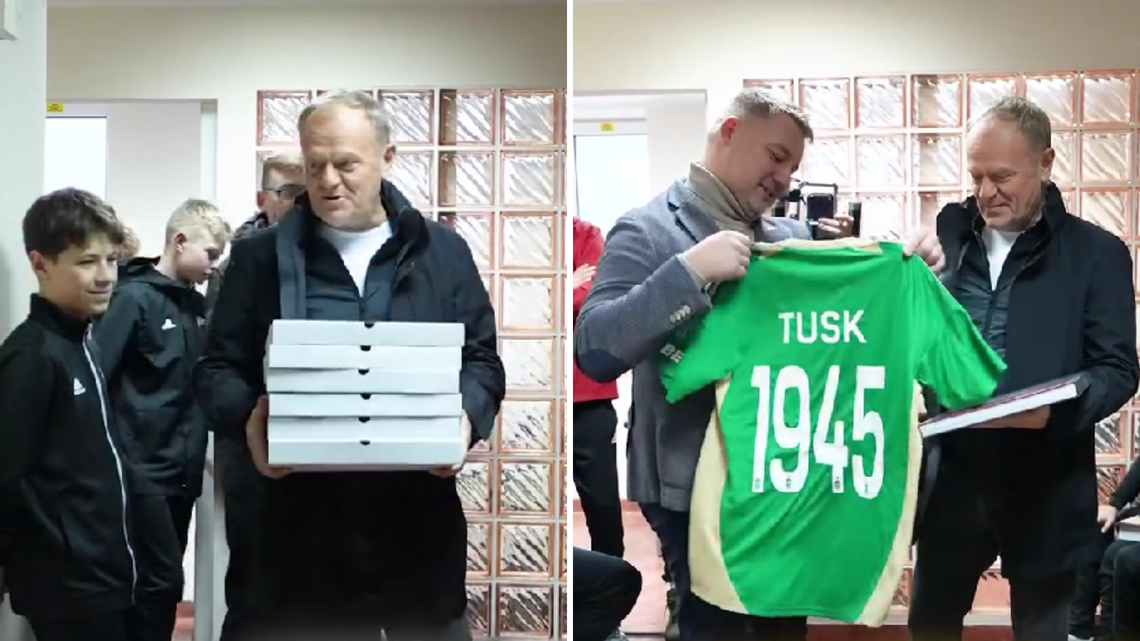 Donald Tusk z pizzą na treningu młodych piłkarzy Lechii Gdańsk