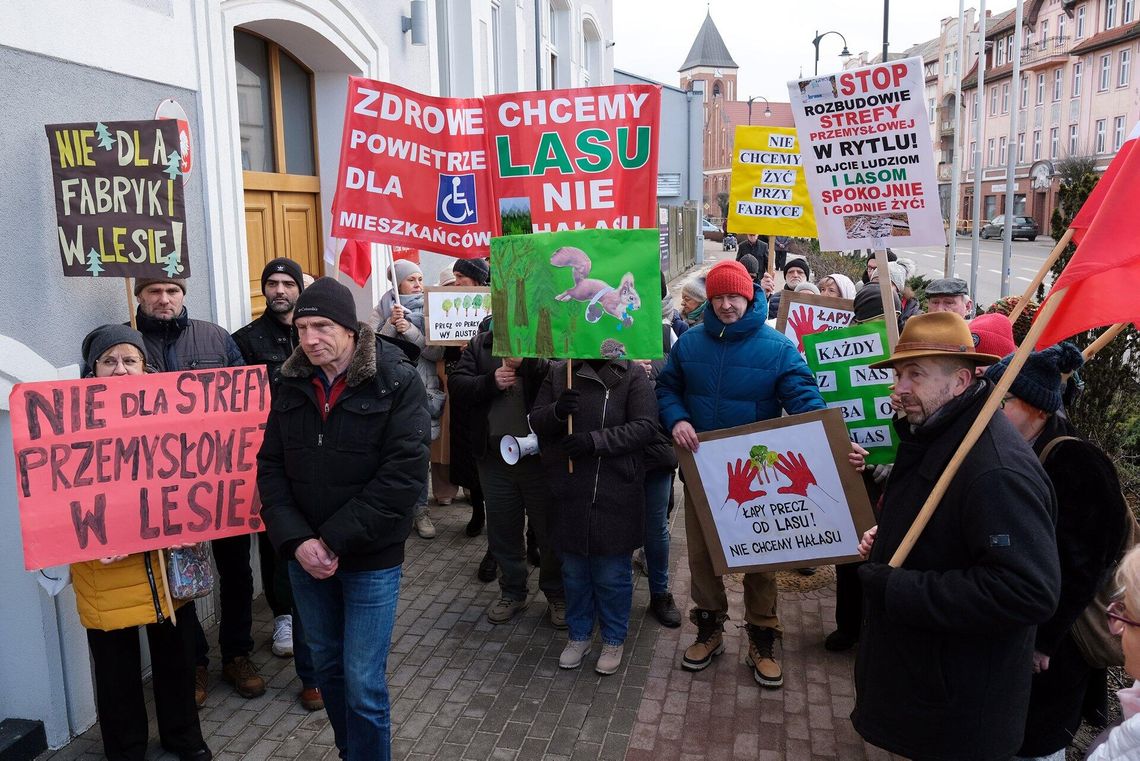 Doświadczyła ich nawałnica. Teraz protestują, bo nie chcą niszczenia lasu i rozbudowy tartaku protest