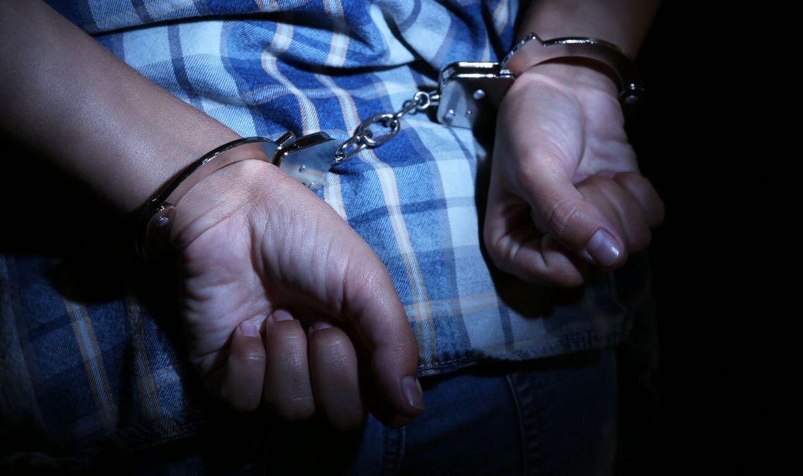 Dublet kartuskiej policji. Jeden znęcał się nad psem, drugi jeździł po pijaku Dublet kartuskiej policji. Jeden znęcał się nad psem, drugi jeździł po pijaku