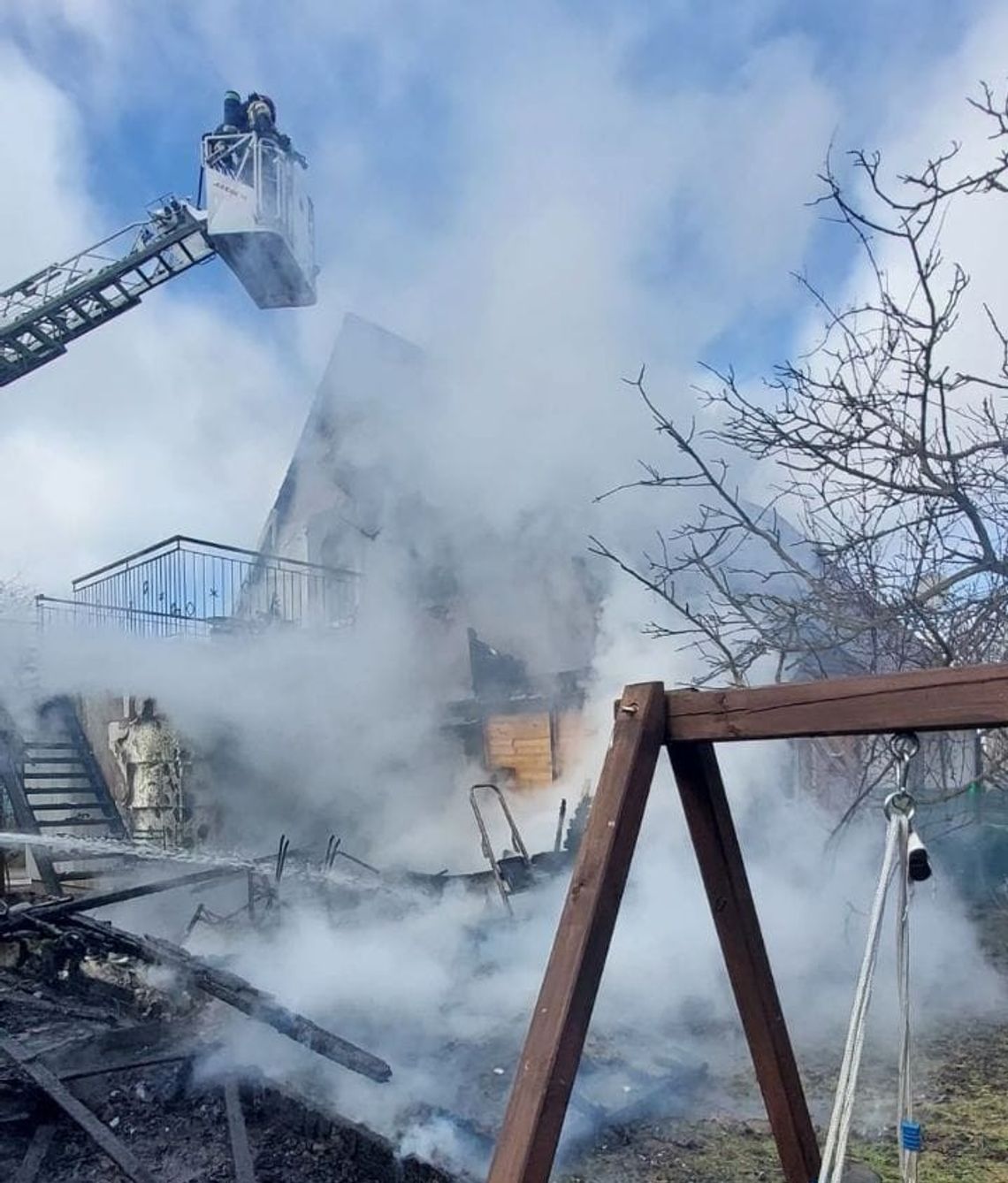 Dwa groźne pożary w powiecie słupskim. W akcji 19 pojazdów pożarniczych