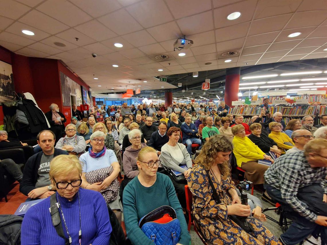 Jak czyta Gdańsk? Dwie wizyty w bibliotece, trzy książki w roku