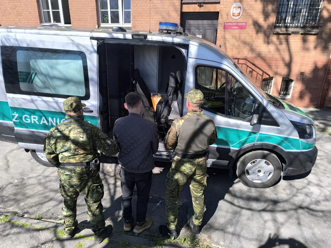Dwóch cudzoziemców wydalonych z Polski. Jeden za alkohol, drugi za pobicie Dwóch cudzoziemców wydalonych z Polski. Jeden za alkohol, drugi za pobicie
